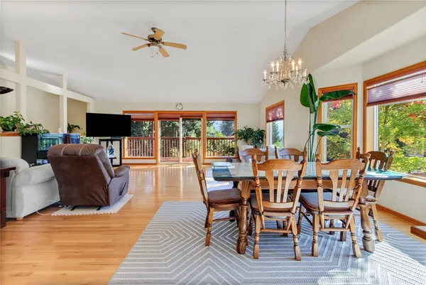 $639,950 | 25319 Meridian Avenue East, Graham, WA 98338