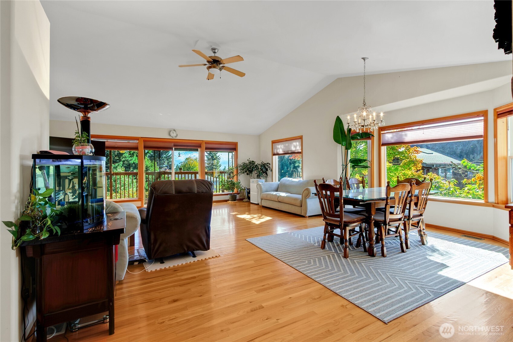 25319 Meridian Avenue East Graham, WA 98338 - Photo 10 of 37