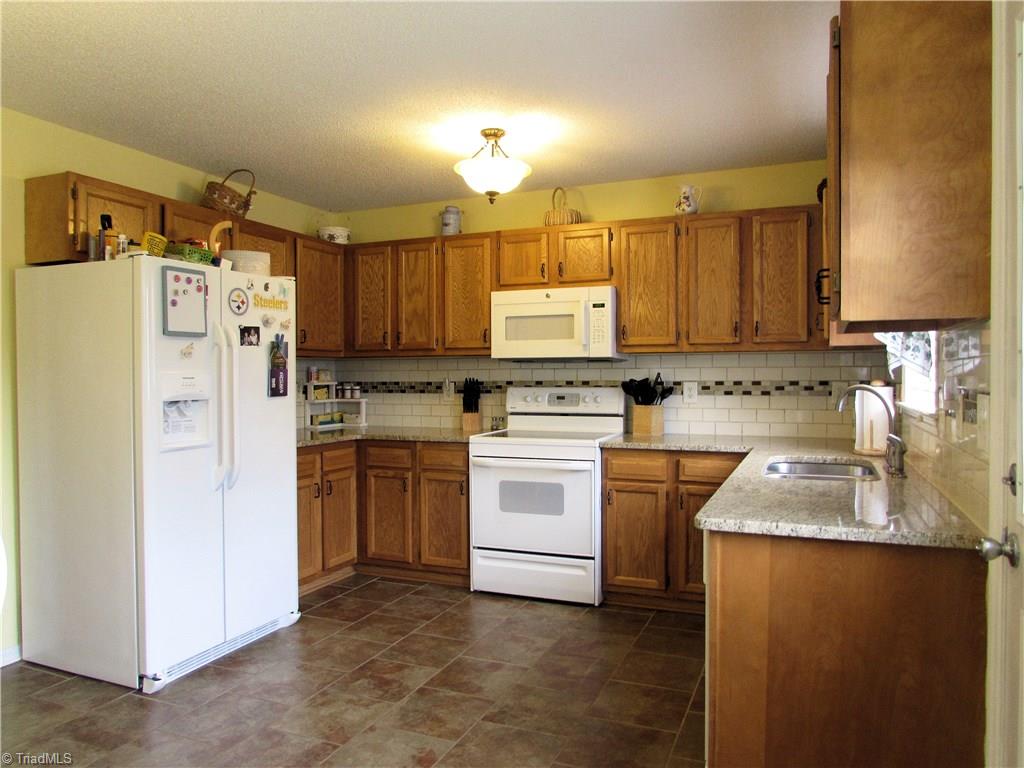 5200 Springhouse Farm Road Winston-Salem, NC 27107 - Photo 9 of 23 Gallery Image 9