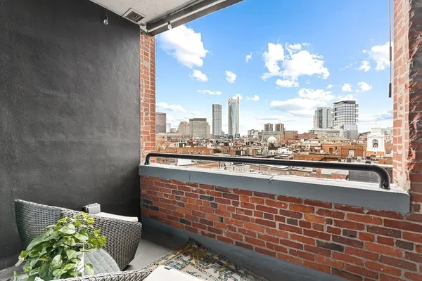 $4,900 | 300 Commercial Street, Unit 709, Boston, MA 02109