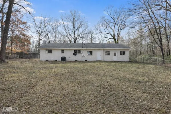 a house view with yard