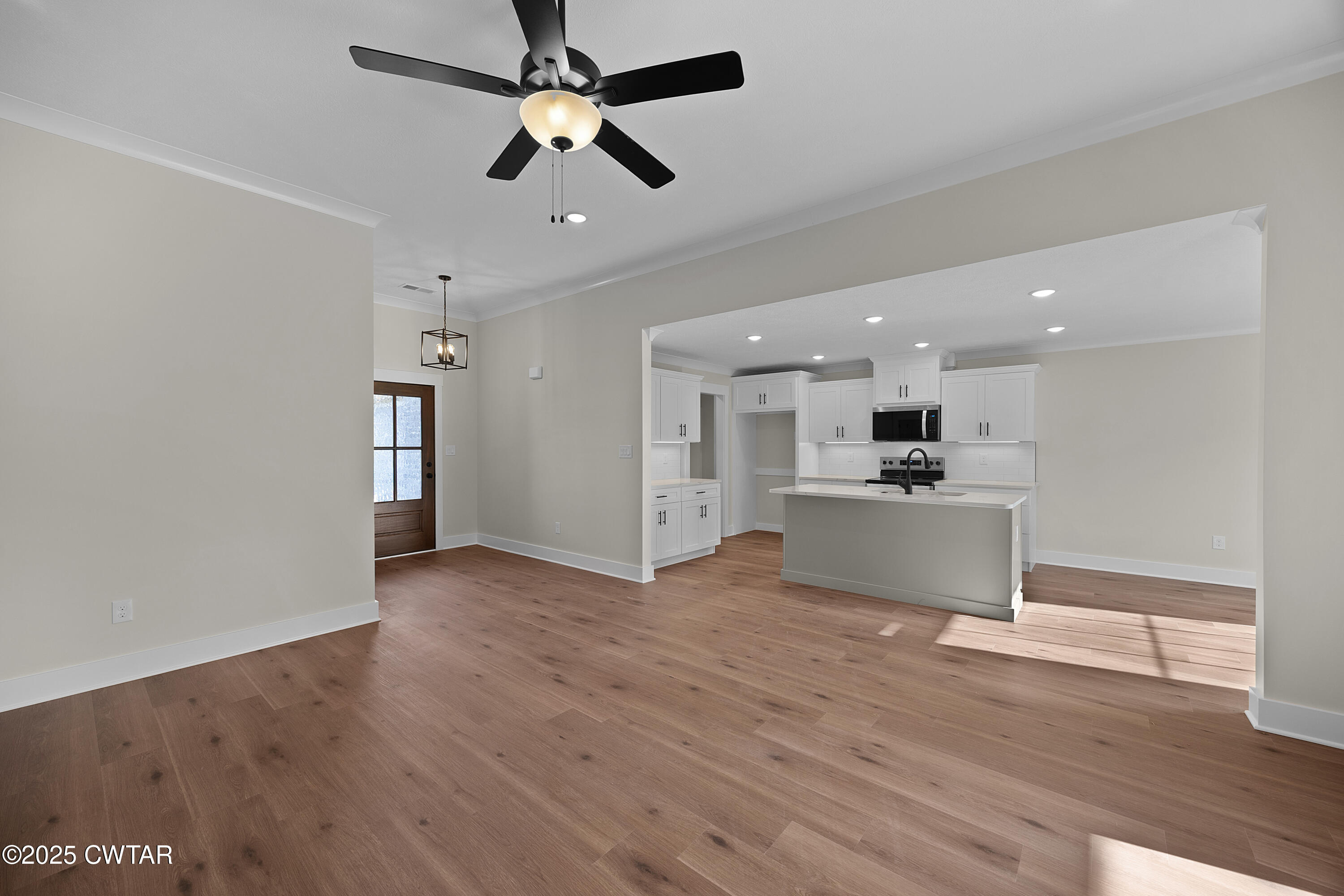 422 Fairway Boulevard Jackson, TN 38305 - Photo 4 of 19 Greatroom 3