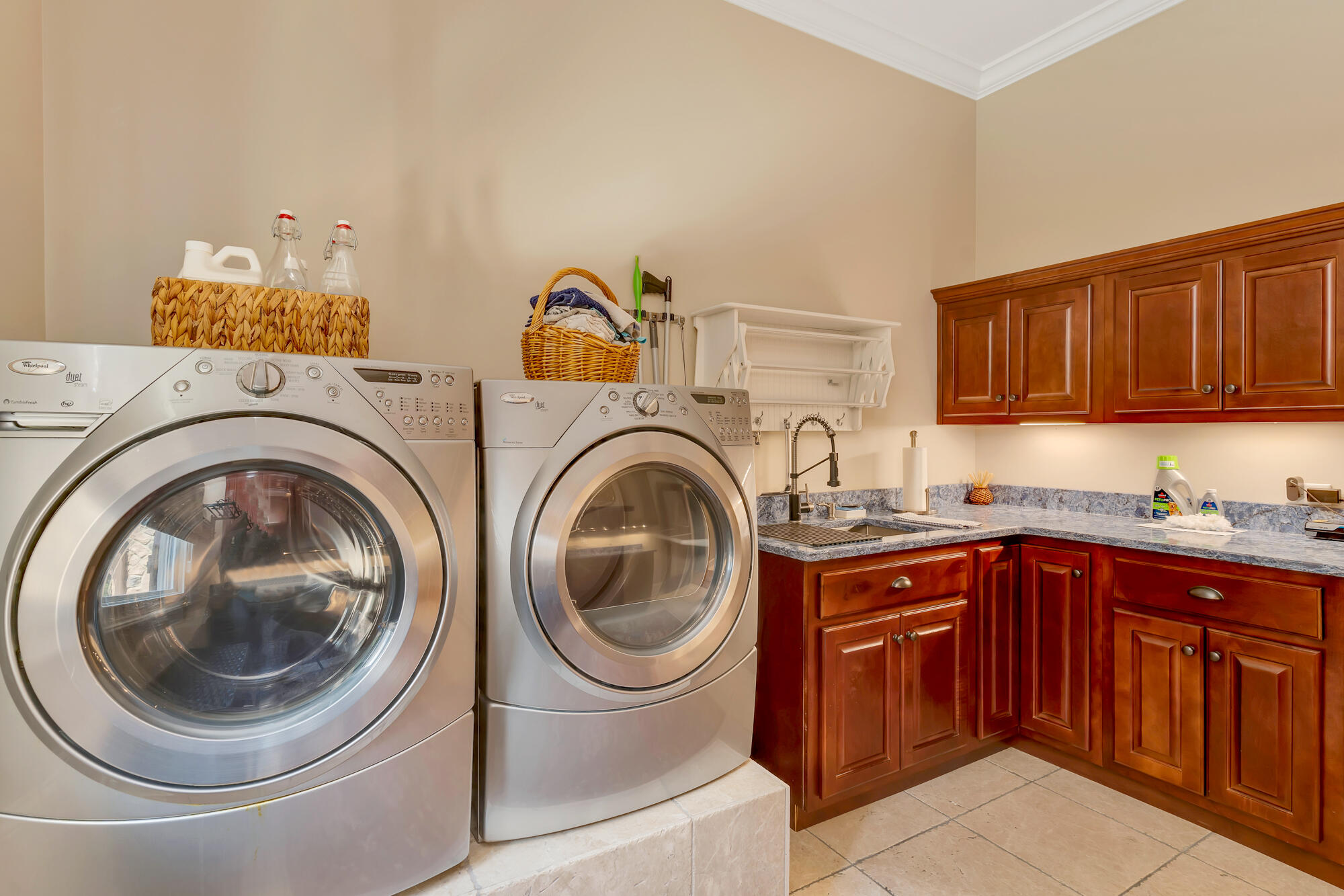 6432 Cobble Lane Harrison, TN 37341 - Photo 29 of 100 Laundry in Primary Suite