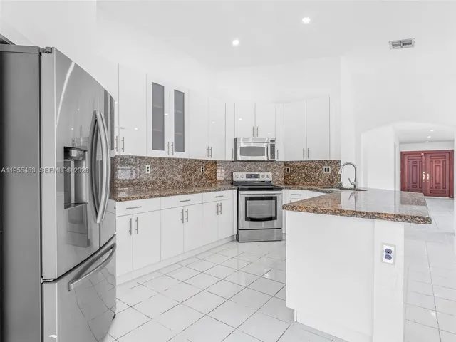 $750,000 | 9435 Southwest 156th Place, Miami, FL 33196