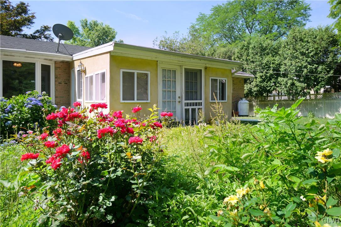 1040 Yorkshire Road Bethlehem, PA 18017 - Photo 14 of 19 Gallery Image 14