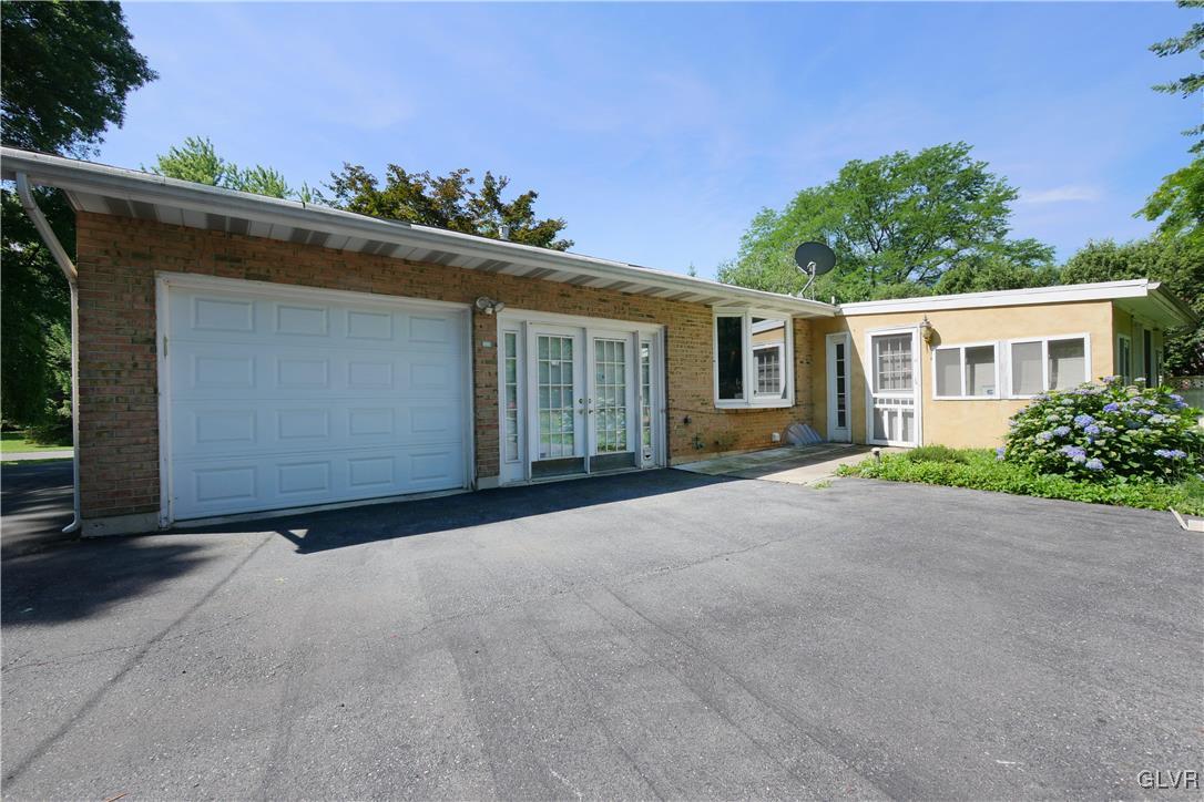 1040 Yorkshire Road Bethlehem, PA 18017 - Photo 18 of 19 Gallery Image 18