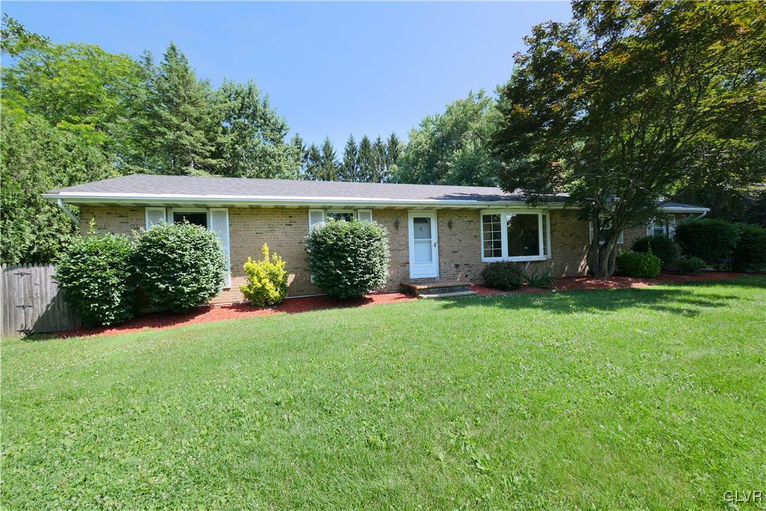 1040 Yorkshire Road Bethlehem, PA 18017 - Photo 2 of 19 Gallery Image 2