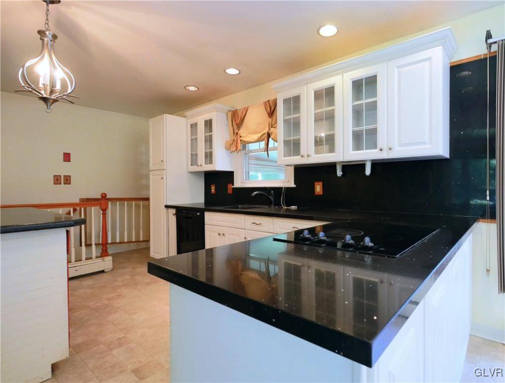 1040 Yorkshire Road Bethlehem, PA 18017 - Photo 6 of 19 Gallery Image 6