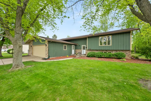 $305,000 | 122 Mattek Avenue, DeKalb, IL 60115