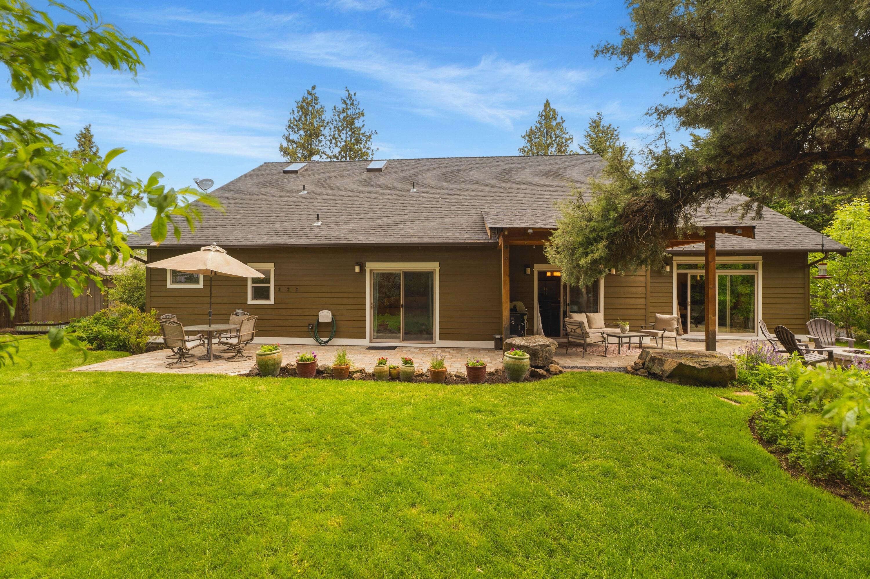21125 Bear Creek Road Bend, OR 97702 - Photo 4 of 71