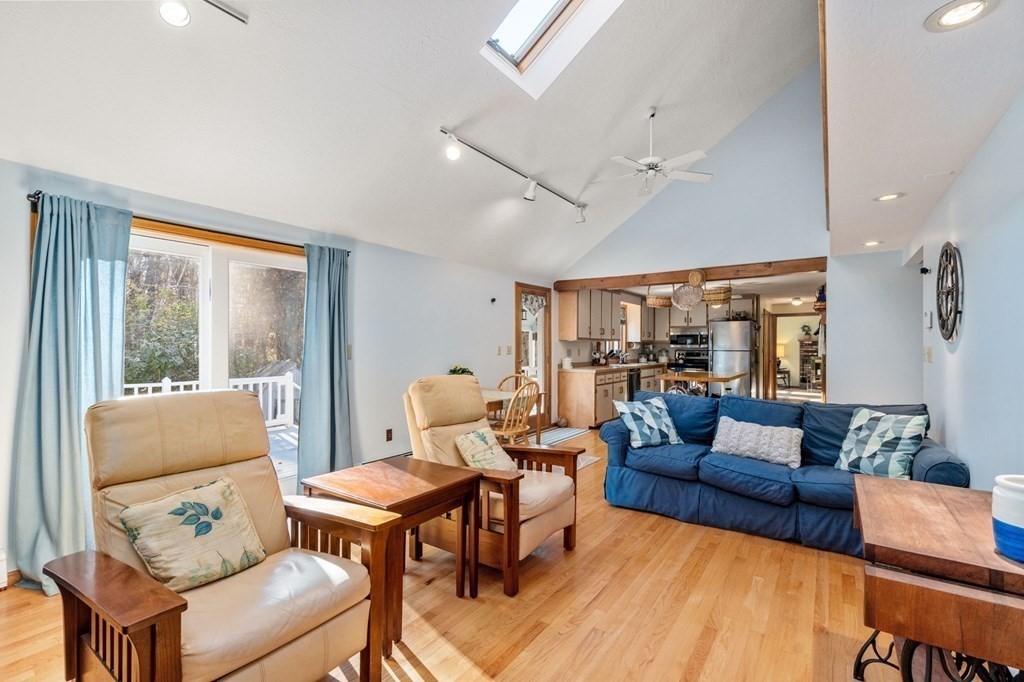 330 Pelham Road Dracut, MA 01826 - Photo 11 of 32 Gallery Image 11