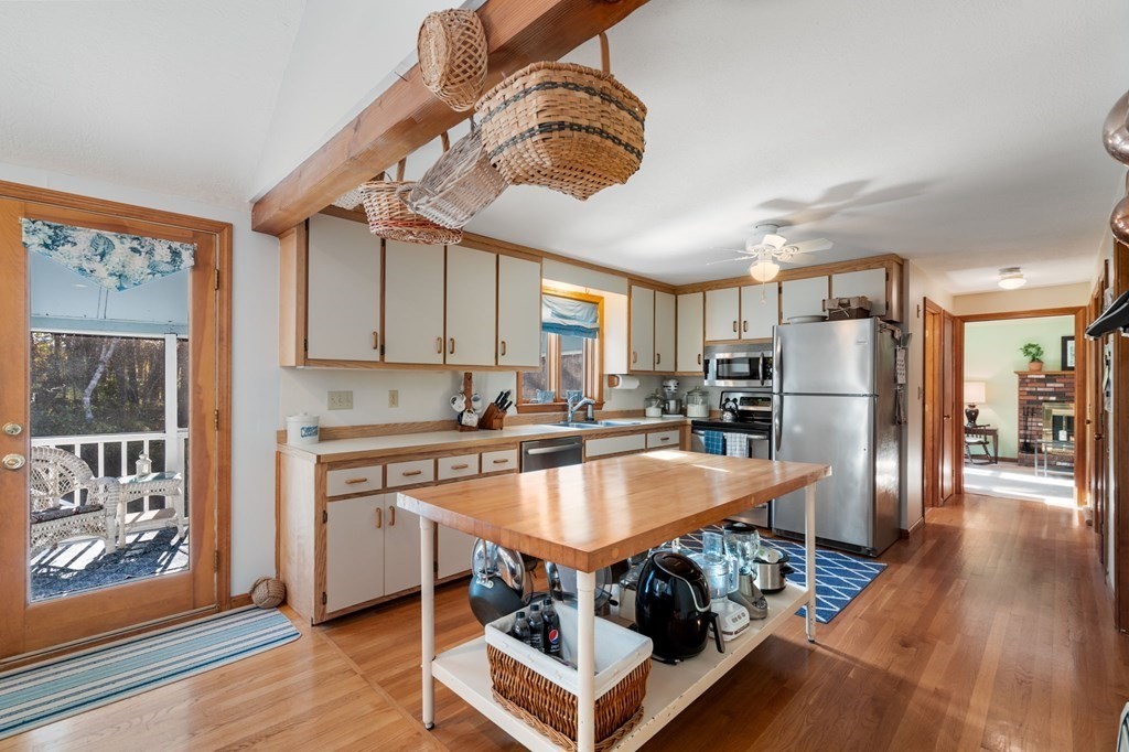 330 Pelham Road Dracut, MA 01826 - Photo 6 of 32 Gallery Image 6