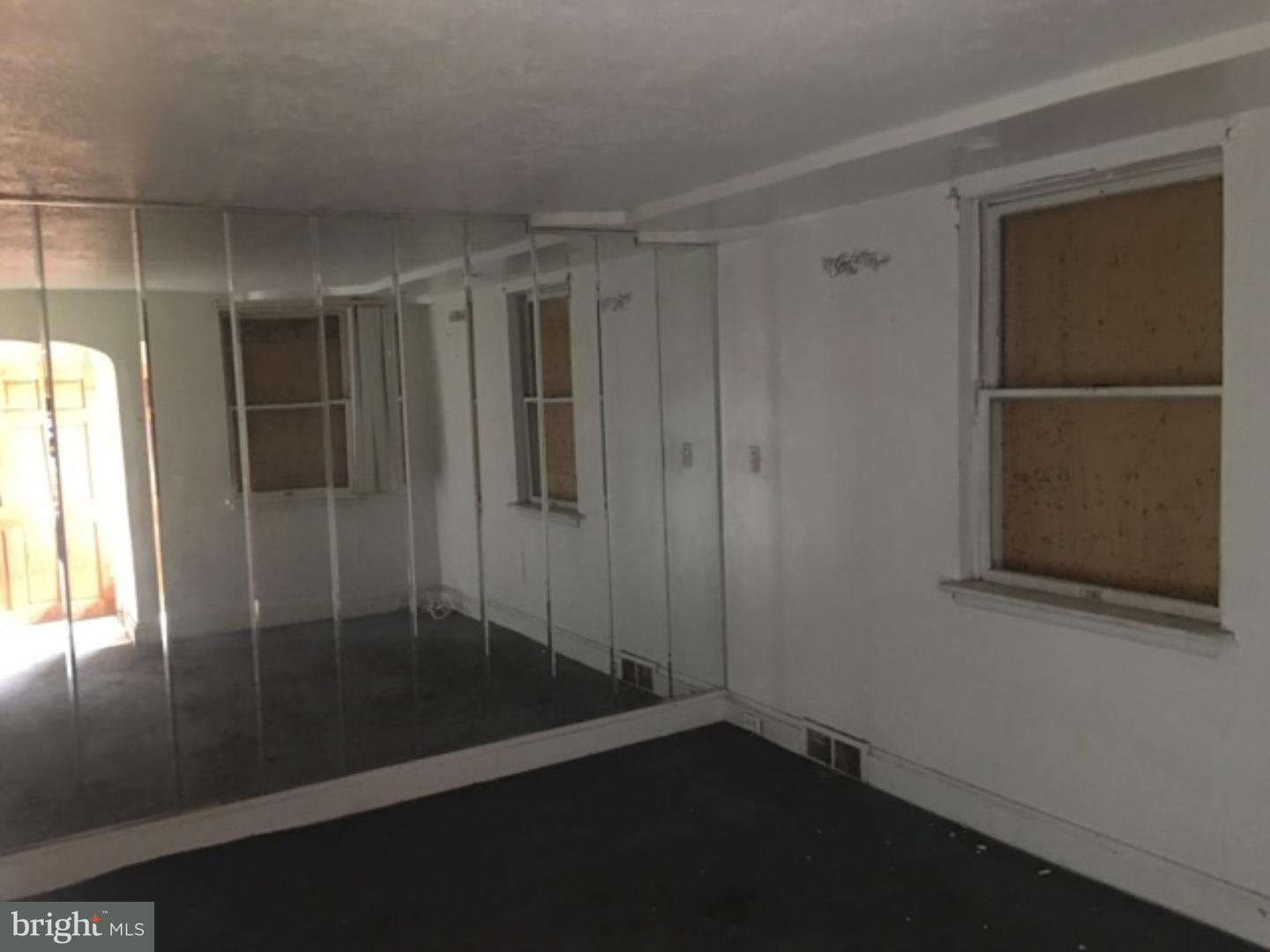 1069 Trent Road Camden, NJ 08104 - Photo 5 of 12
