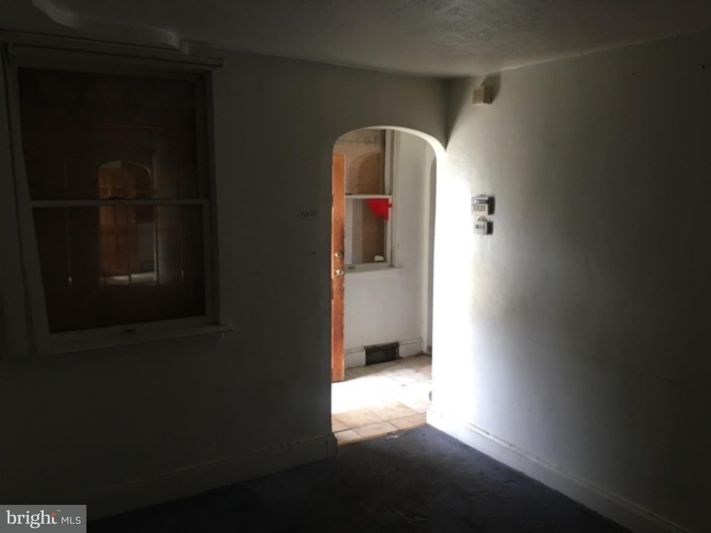 1069 Trent Road Camden, NJ 08104 - Photo 6 of 12