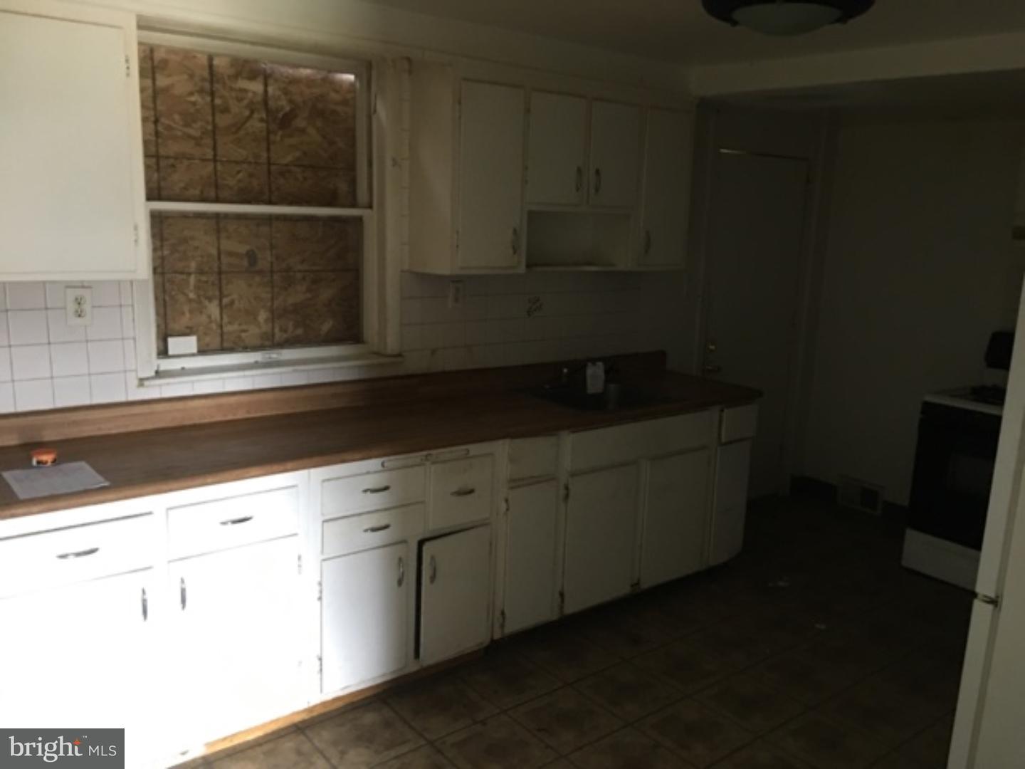 1069 Trent Road Camden, NJ 08104 - Photo 7 of 12