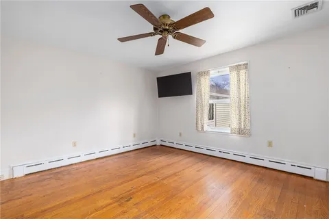 $1,195,000 | 118 Wolcott Avenue, Middletown, RI 02842