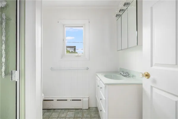 $1,195,000 | 118 Wolcott Avenue, Middletown, RI 02842