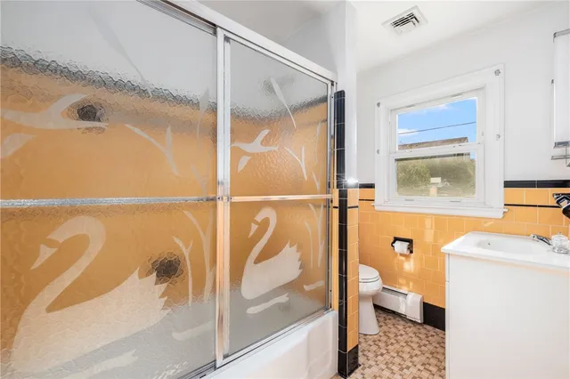 $1,195,000 | 118 Wolcott Avenue, Middletown, RI 02842