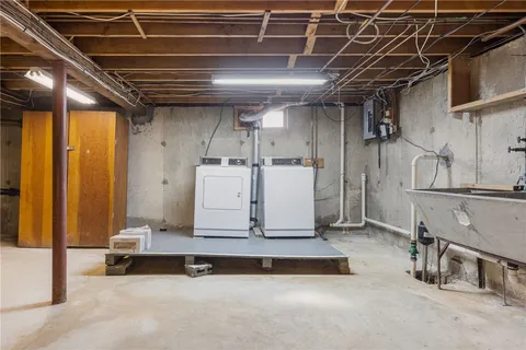 $1,195,000 | 118 Wolcott Avenue, Middletown, RI 02842