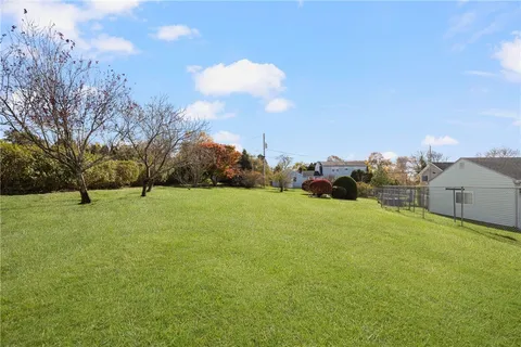 $1,195,000 | 118 Wolcott Avenue, Middletown, RI 02842