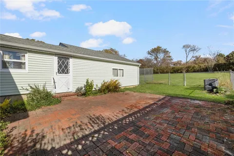 $1,195,000 | 118 Wolcott Avenue, Middletown, RI 02842