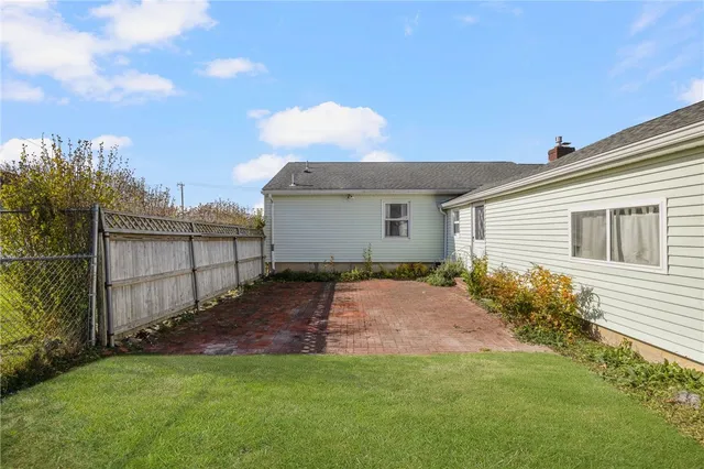 $1,195,000 | 118 Wolcott Avenue, Middletown, RI 02842