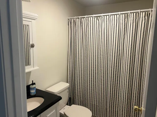 $1,900 | 402 White Cedar Boulevard, Portsmouth, NH 03801