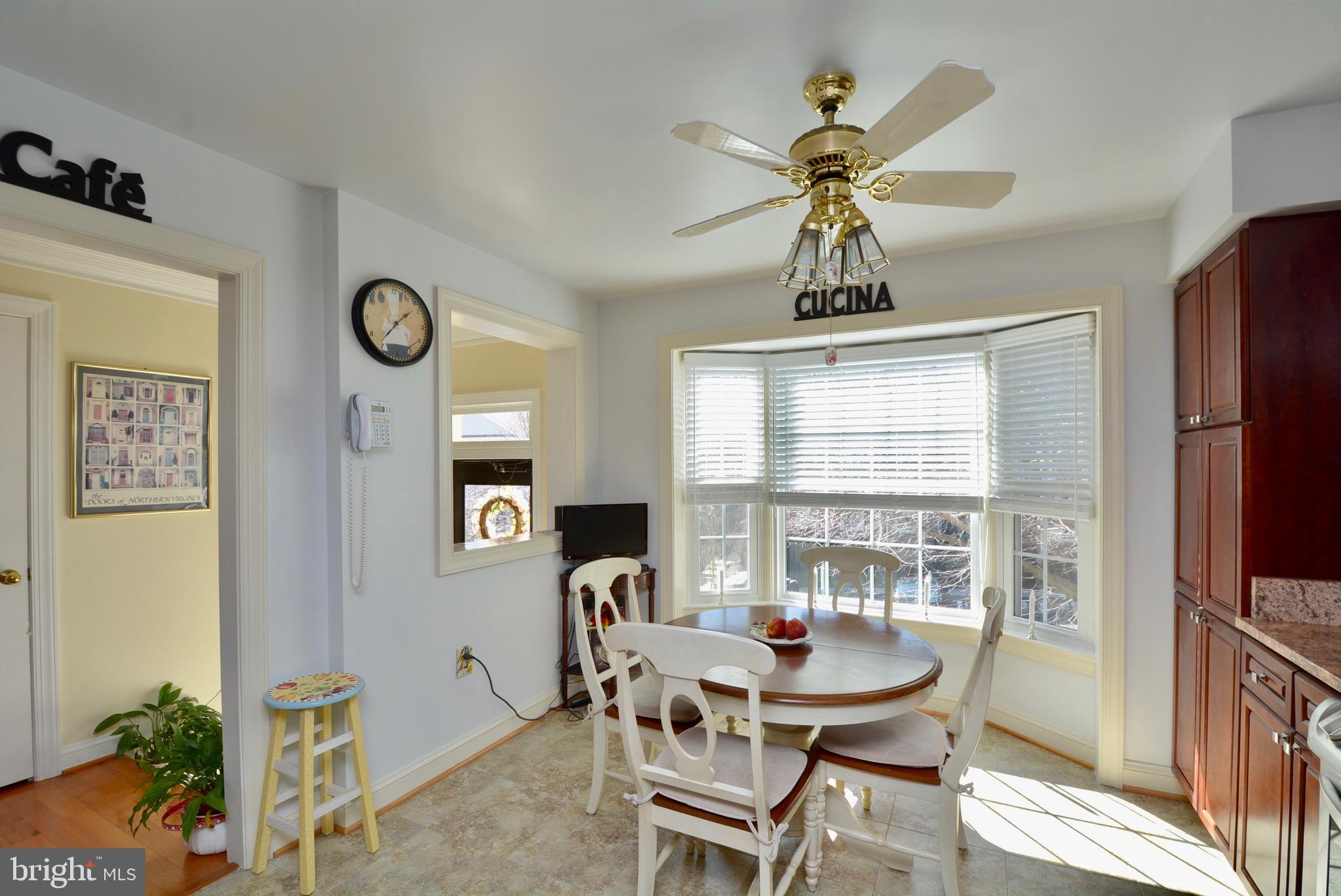6539 Milva Lane Springfield, VA 22150 - Photo 4 of 31 Bright eat in kitchen