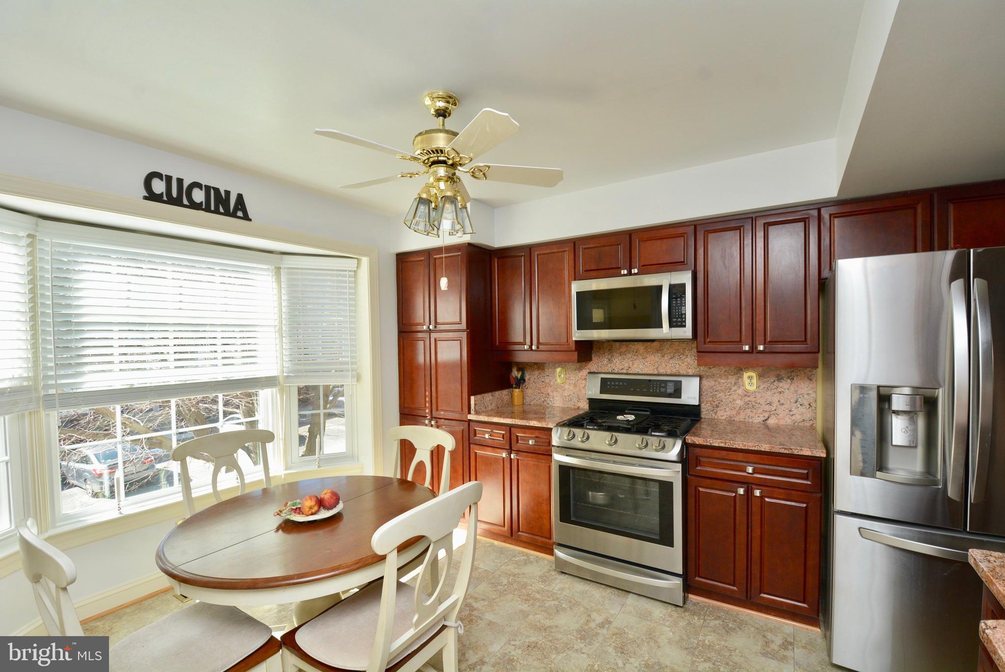 6539 Milva Lane Springfield, VA 22150 - Photo 5 of 31 Updated Stainless Steel appliances