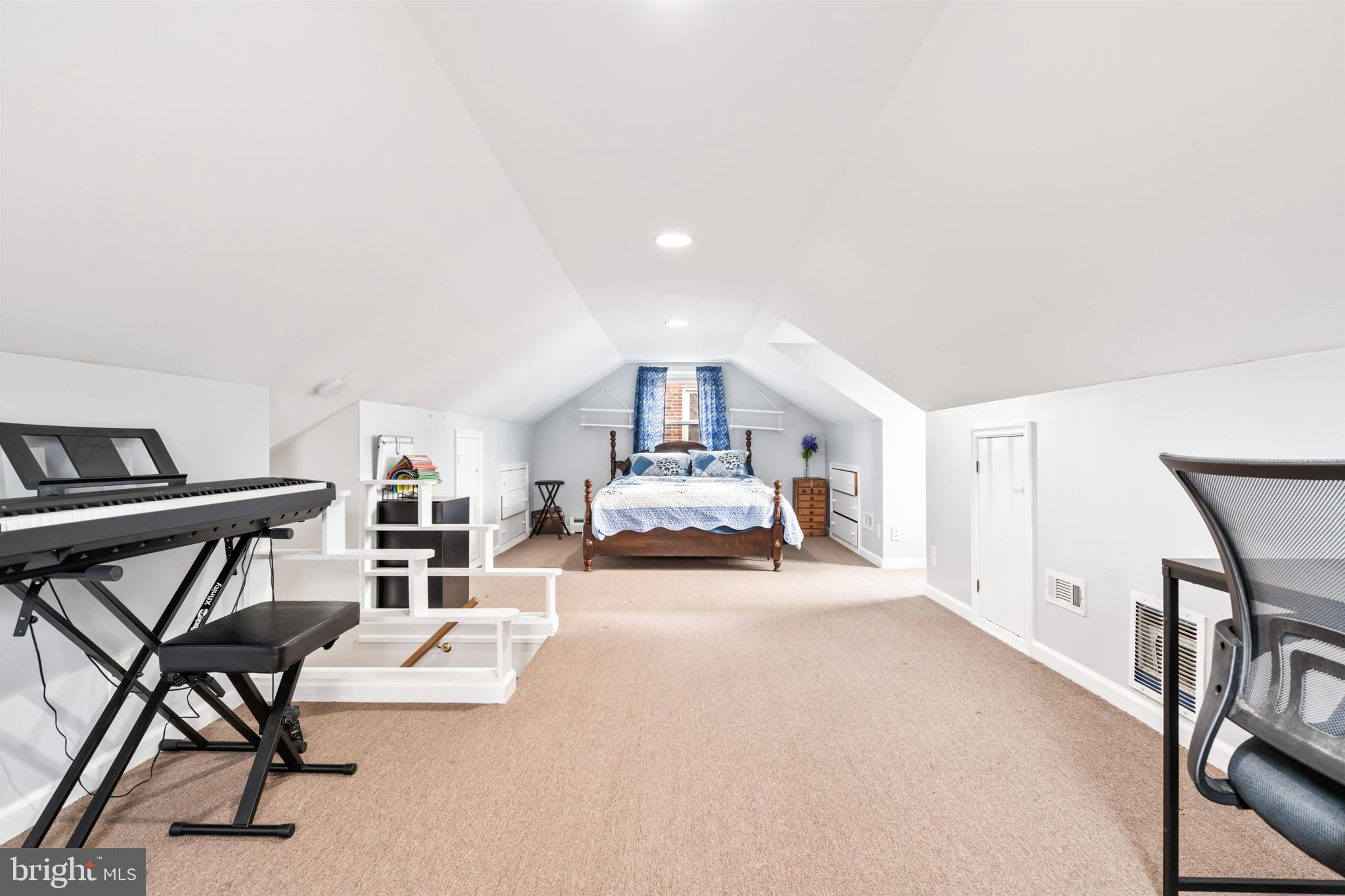 4416 Fullerton Avenue Nottingham, MD 21236 - Photo 22 of 70 a view of a livingroom with furniture and a hallway