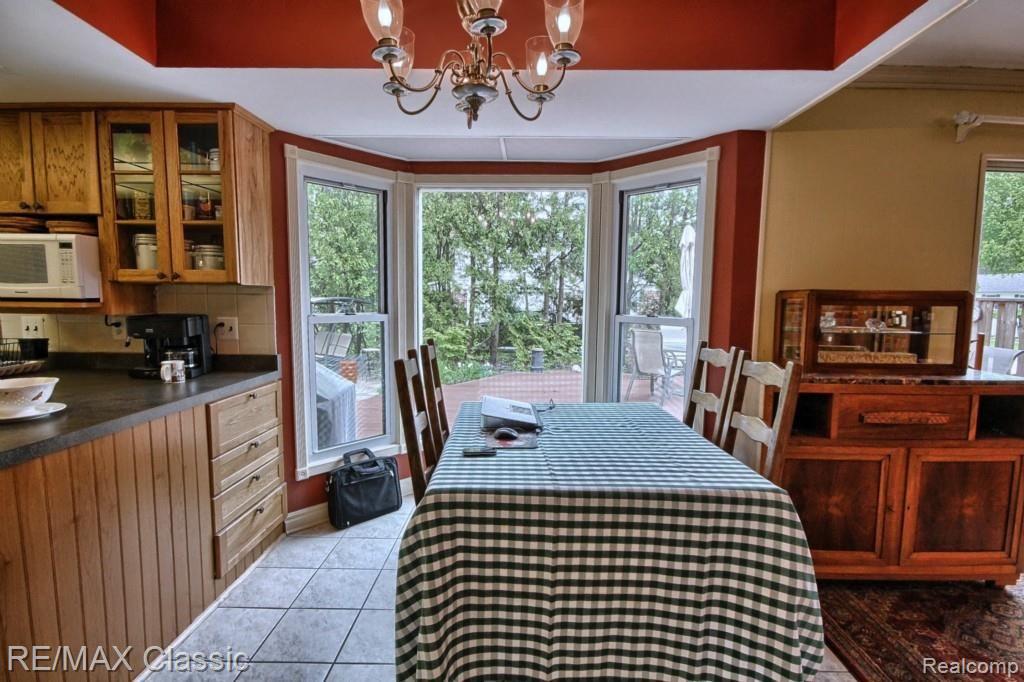 4424 Patrick Road West Bloomfield, MI 48322 - Photo 5 of 28 Breakfast_Nook.jpg