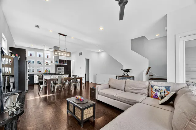 $3,300 | 1232 West 24th Street, Unit C, Houston, TX 77008