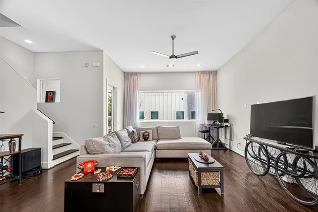 $3,300 | 1232 West 24th Street, Unit C, Houston, TX 77008