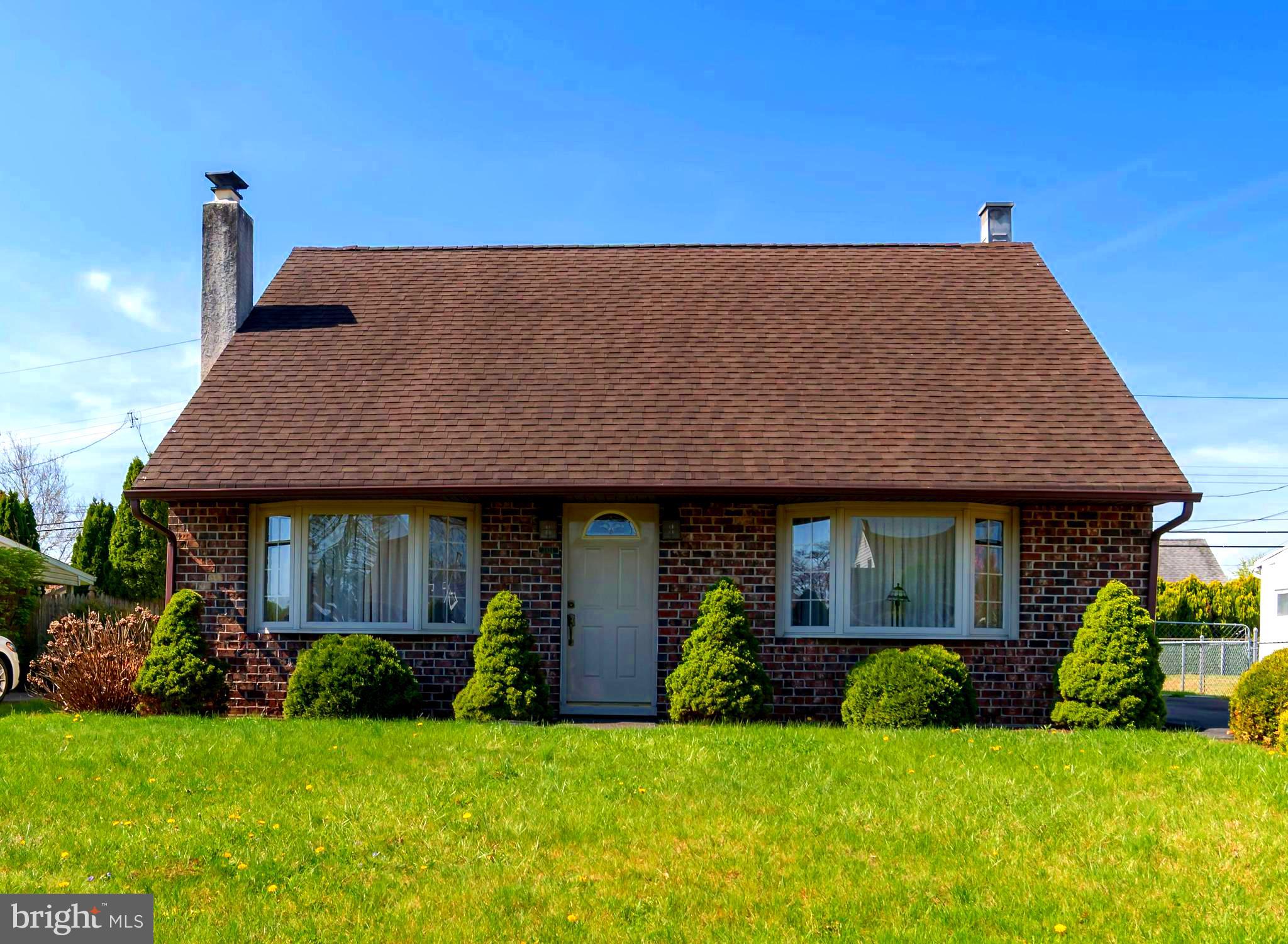 2824 Nature Road Philadelphia, PA 19154 - Photo 1 of 50 Front street view