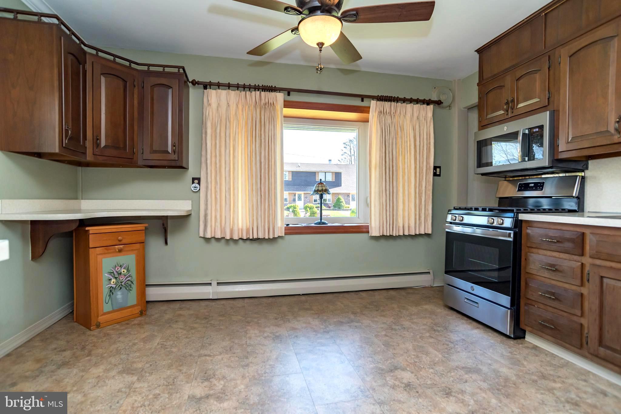 2824 Nature Road Philadelphia, PA 19154 - Photo 4 of 50 Kitchen