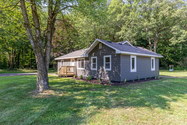 $249,900 | 1050 Wicker Road Southeast, Stanton, MI 48888