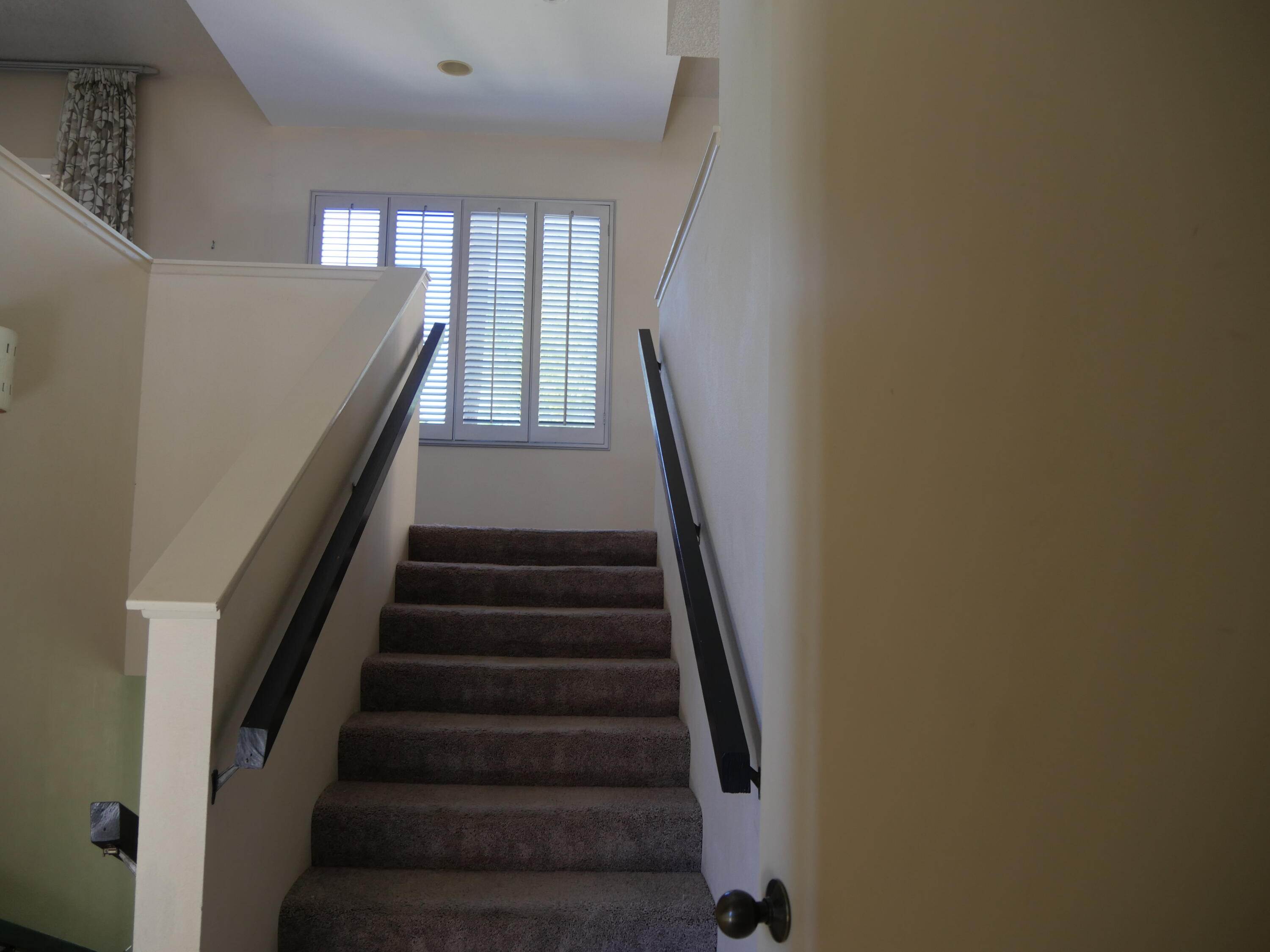 14 Mission Court Rancho Mirage, CA 92270 - Photo 12 of 17 a view of entryway