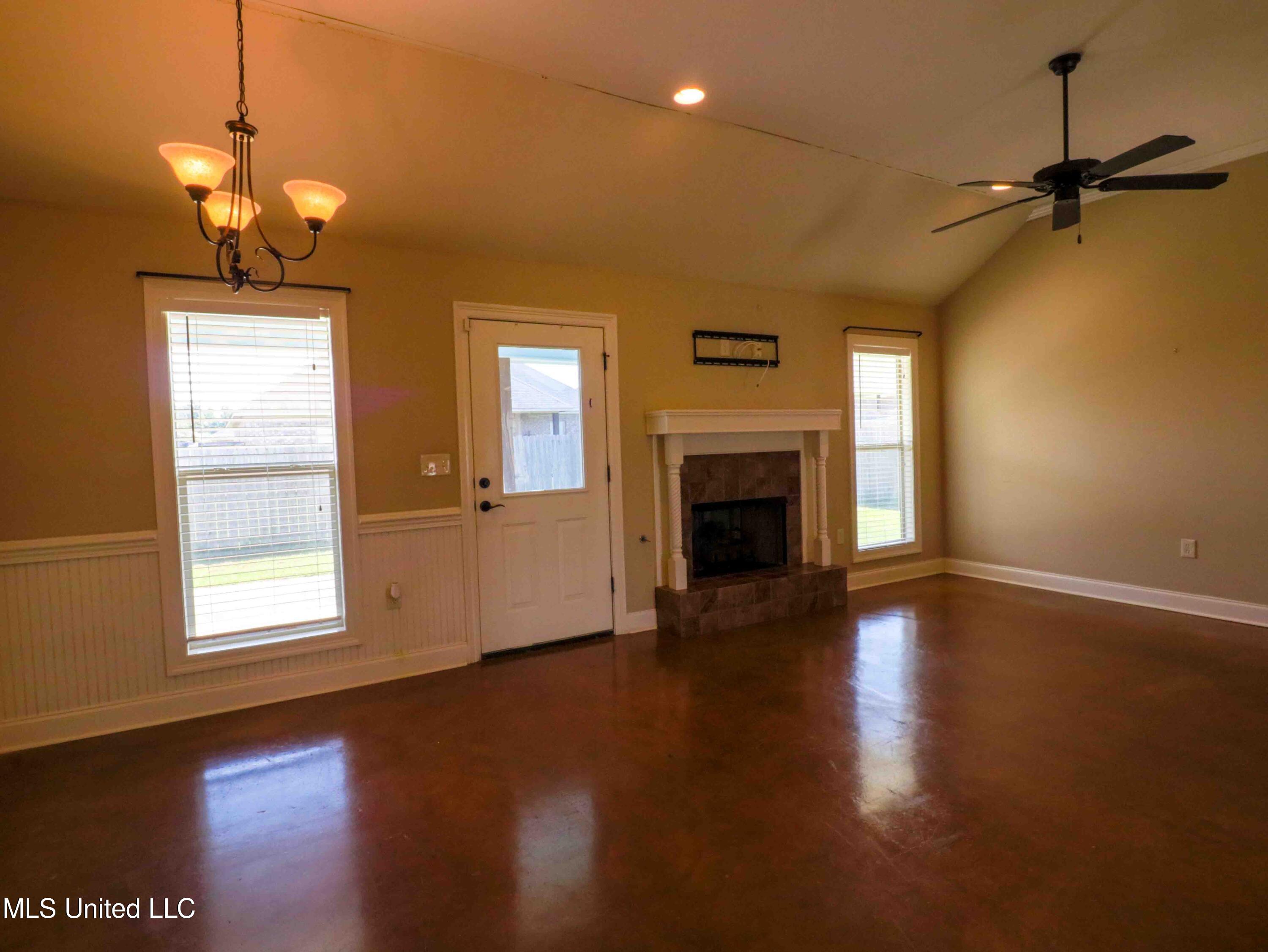 221 Greenfield Ridge Drive Brandon, MS 39042 - Photo 15 of 28 221GreenfieldRidgeDr-19