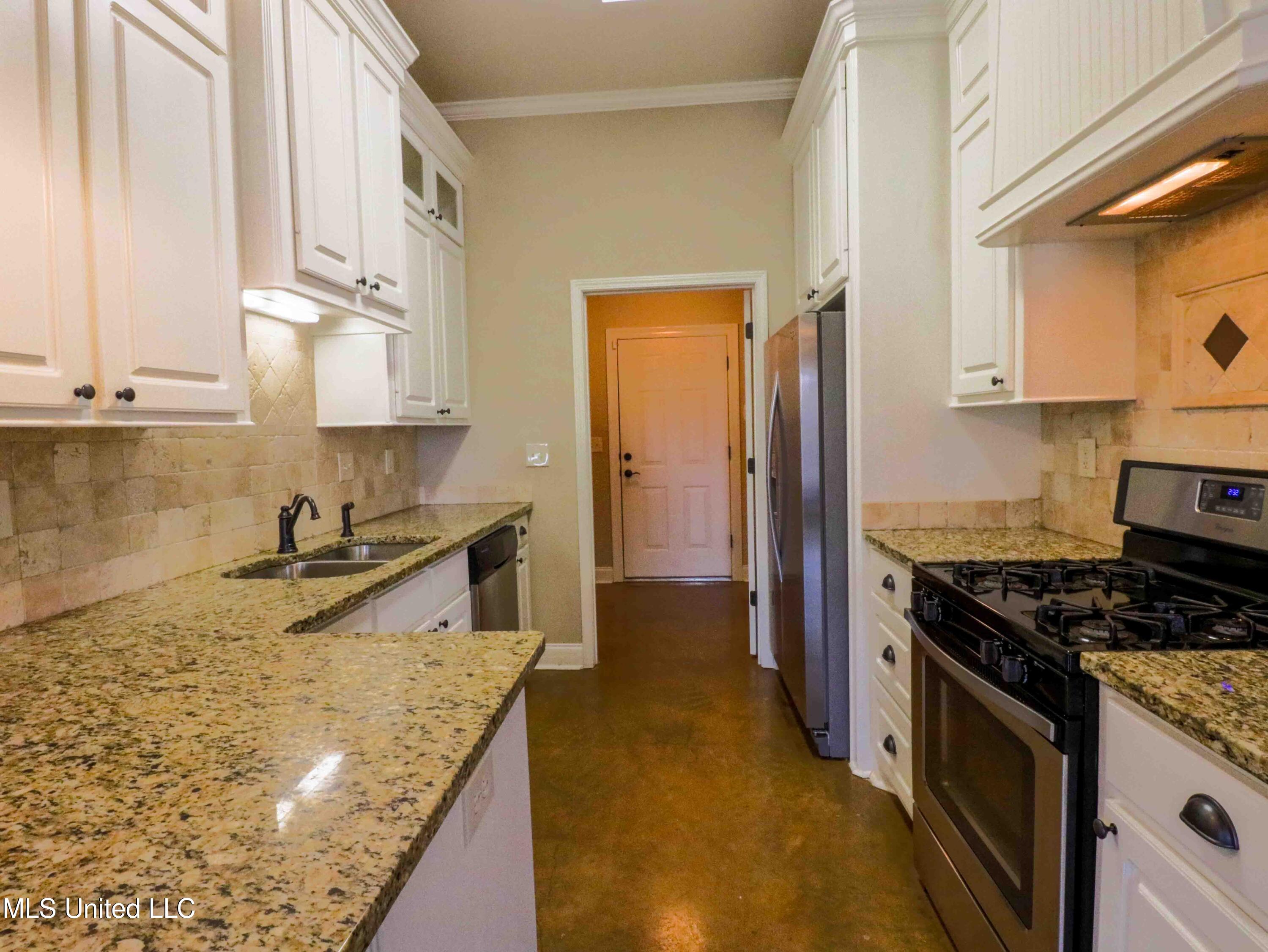 221 Greenfield Ridge Drive Brandon, MS 39042 - Photo 16 of 28 221GreenfieldRidgeDr-20