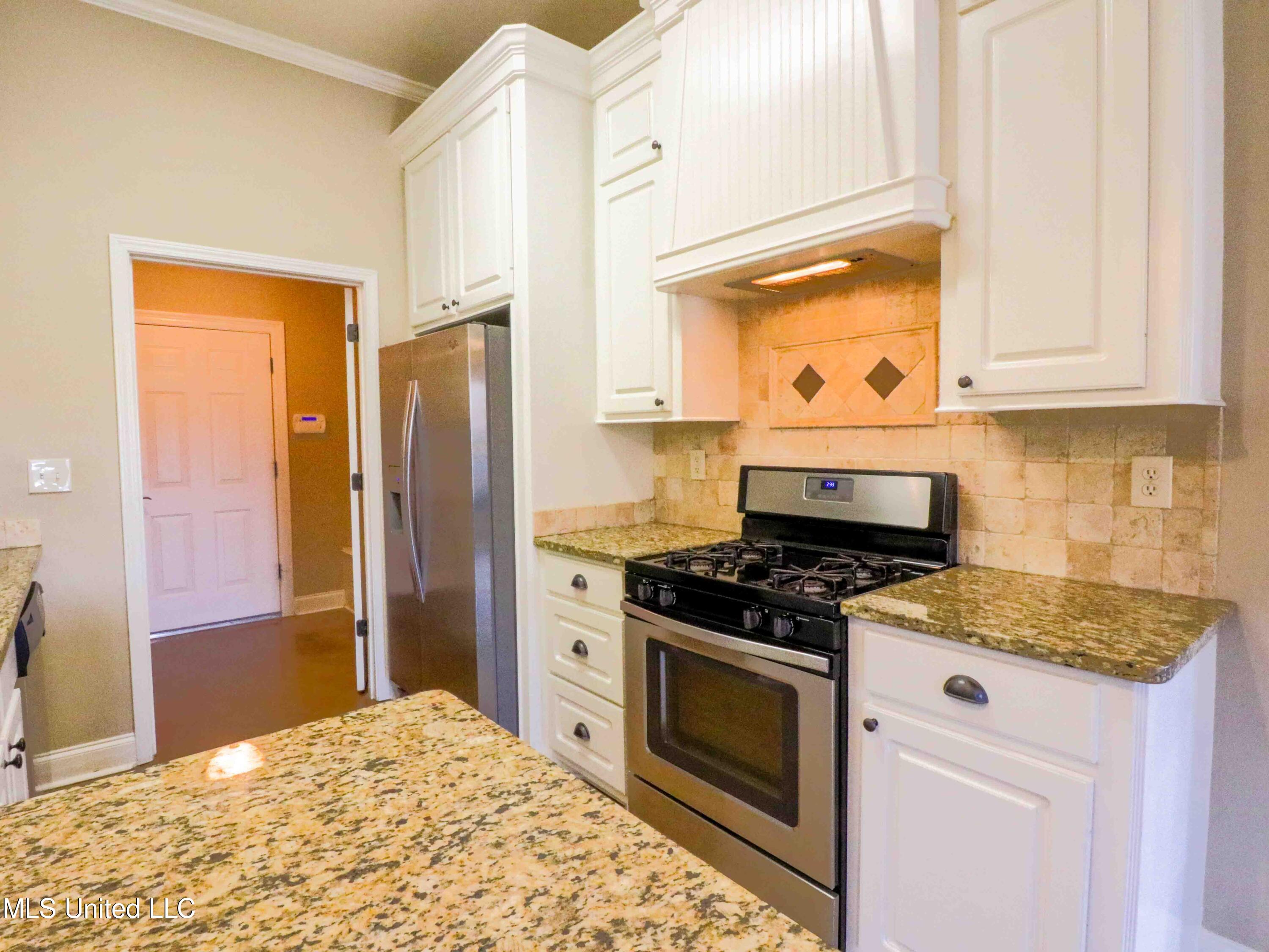 221 Greenfield Ridge Drive Brandon, MS 39042 - Photo 18 of 28 221GreenfieldRidgeDr-22