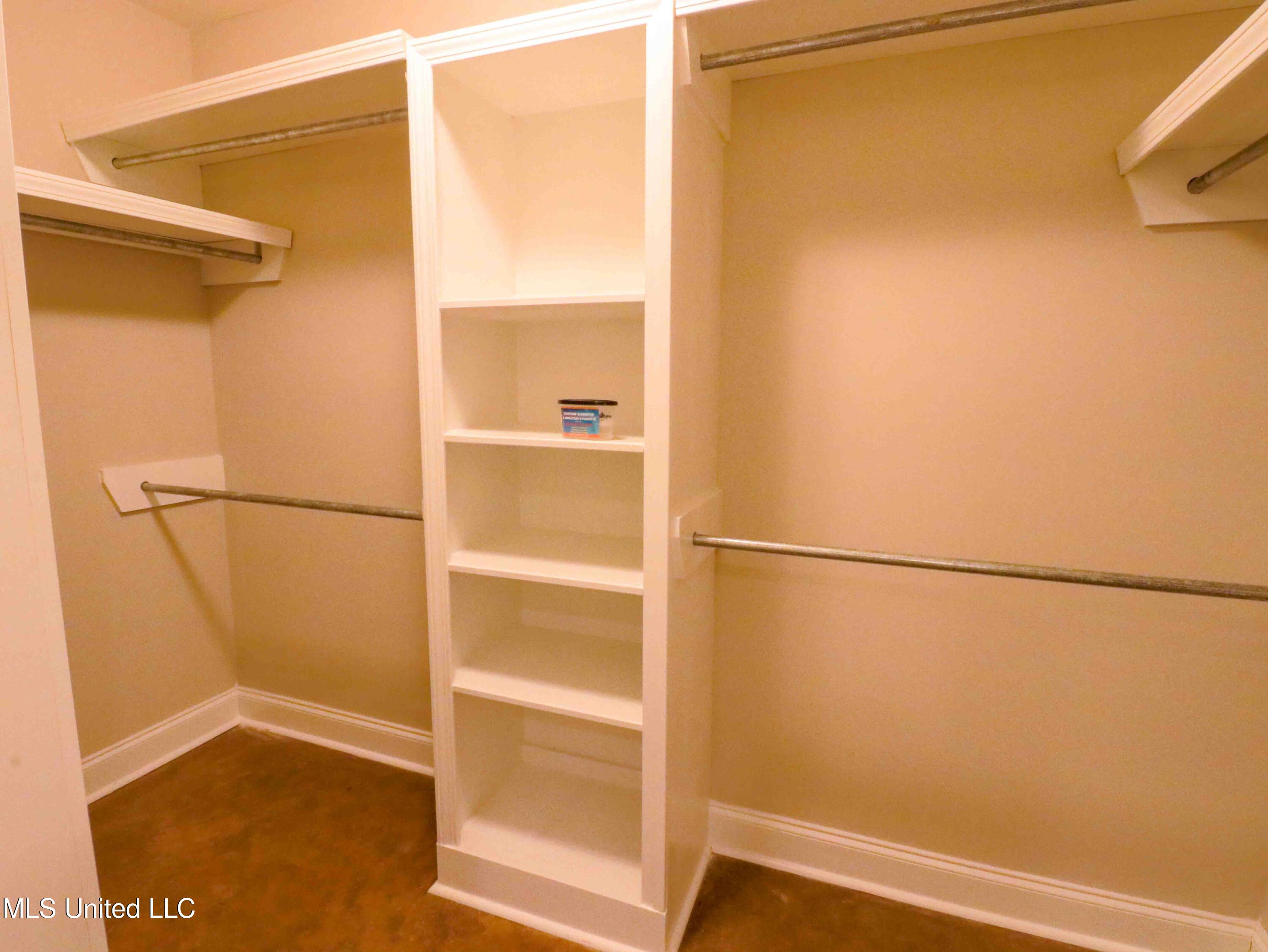 221 Greenfield Ridge Drive Brandon, MS 39042 - Photo 23 of 28 221GreenfieldRidgeDr-27