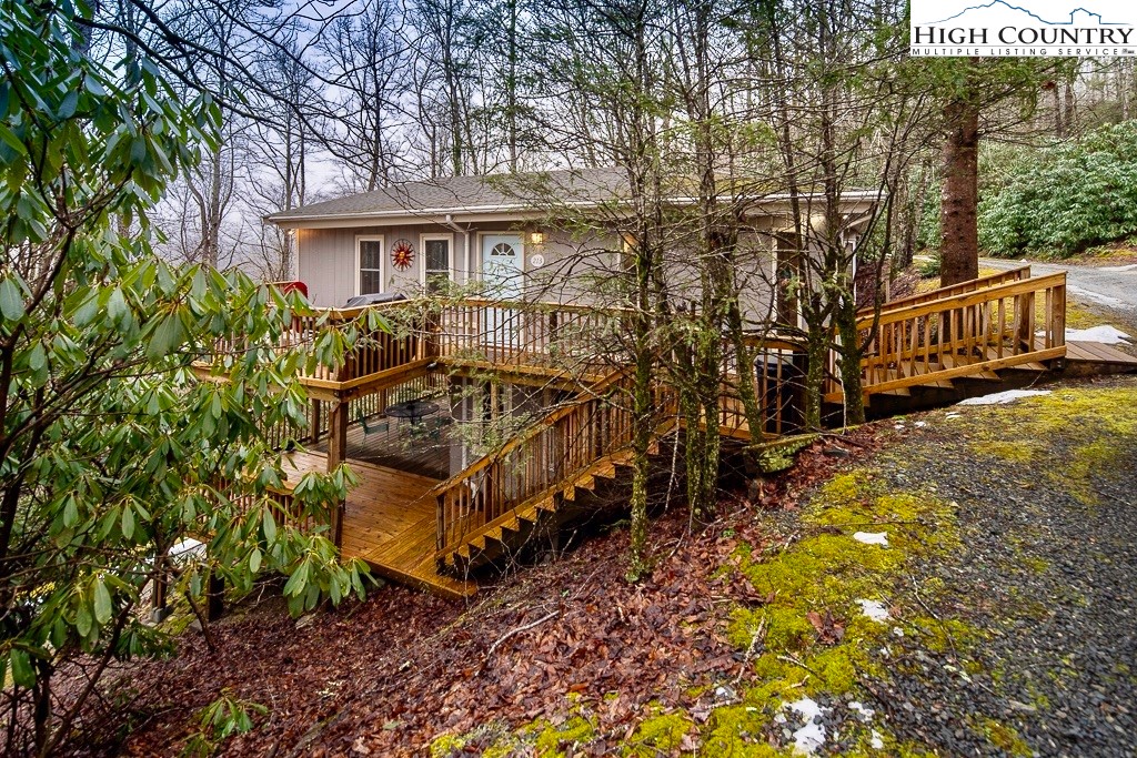 213 Poplar Ridge Banner Elk, NC 28604 - Photo 1 of 38 Gallery Image 1