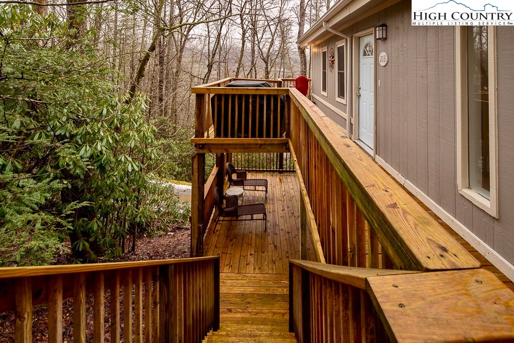 213 Poplar Ridge Banner Elk, NC 28604 - Photo 5 of 38 Gallery Image 5