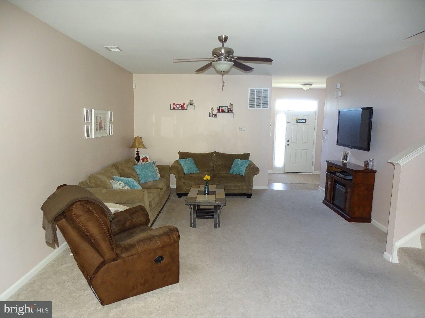 931 Lansdowne Road Middletown, DE 19709 - Photo 4 of 19 Living Room