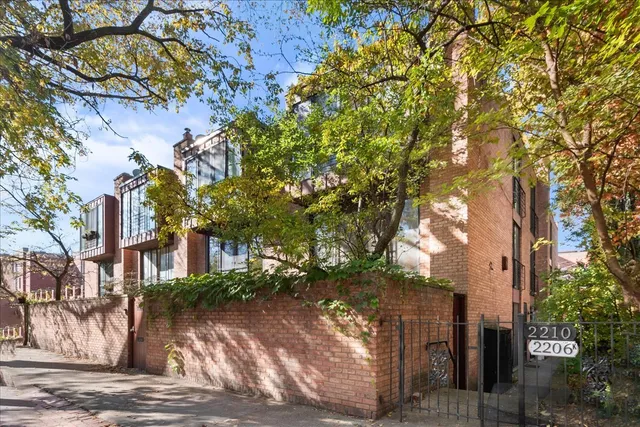 $995,000 | 2208 North Burling Street, Chicago, IL 60614