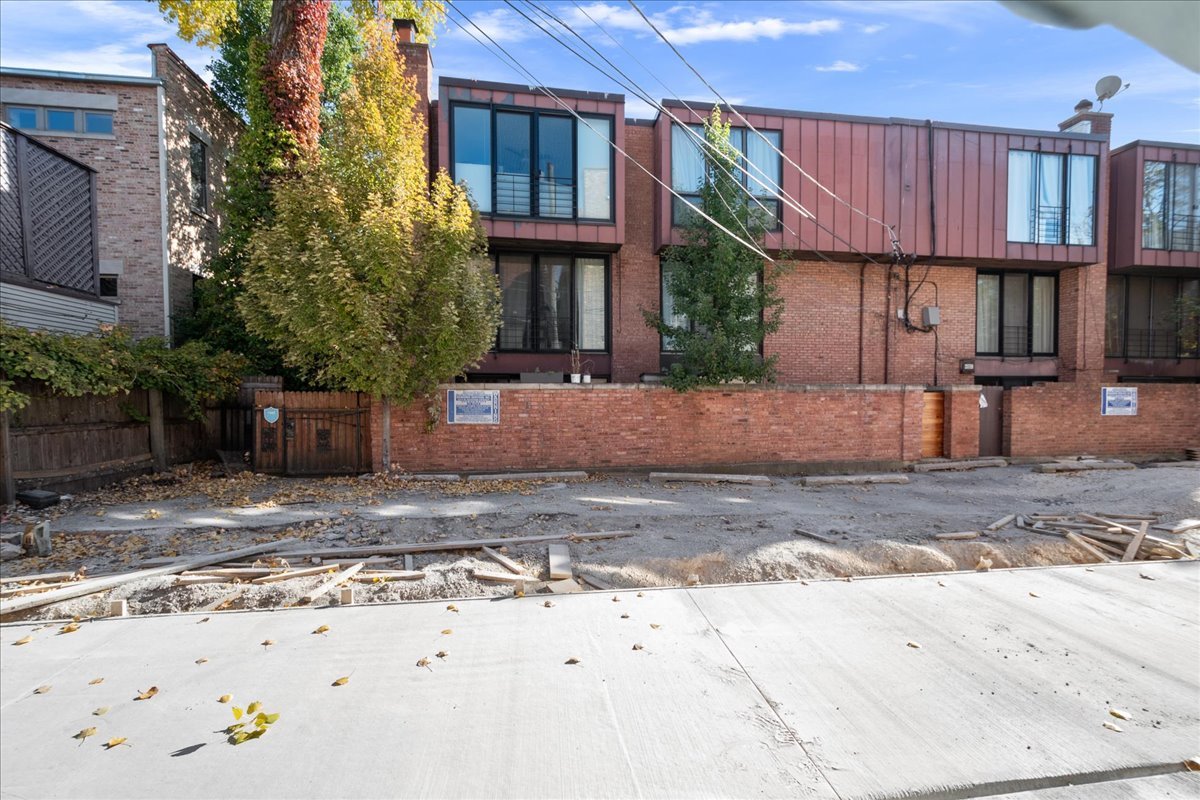 2208 North Burling Street Chicago, IL 60614 - Photo 5 of 10