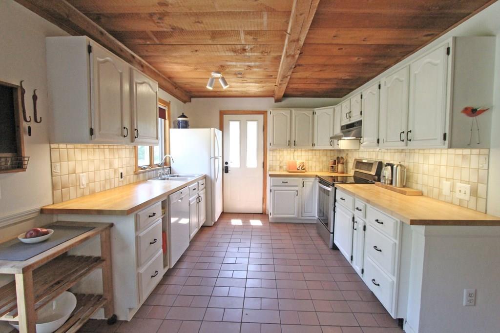 340 Warren Wright Road Belchertown, MA 01007 - Photo 16 of 39