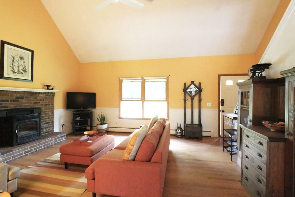 340 Warren Wright Road Belchertown, MA 01007 - Photo 9 of 39