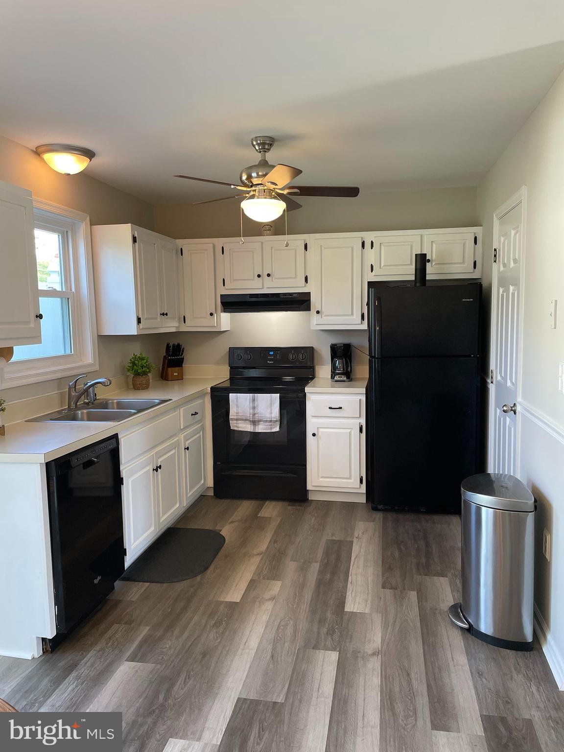 390 Cardinal Road Lititz, PA 17543 - Photo 9 of 33