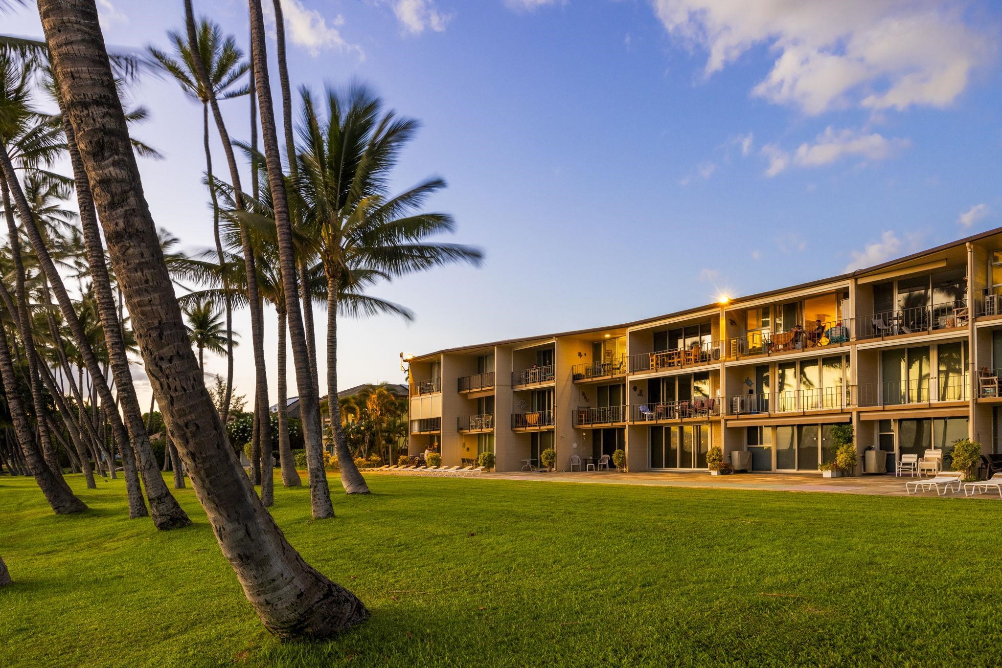 1310 Uluniu Road, Unit 317 Kihei, HI 96753 - Photo 40 of 50 a view of building with yard
